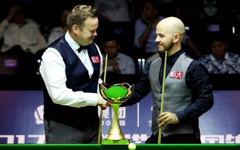 依旧保持着 依旧保持着